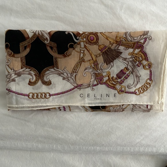 Woman’s scarf by Celine Paris - Picture 8 of 8